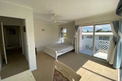 Photo of property in 6 Barlow Place, Chatswood, Auckland, 0626