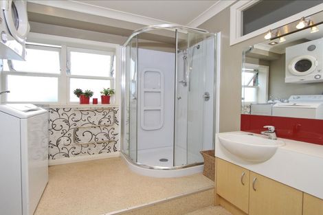 Photo of property in 238 Old Titirangi Road, Titirangi, Auckland, 0604