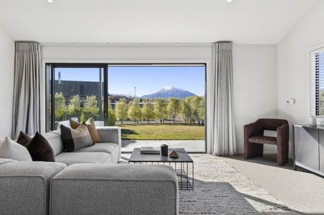 Photo of property in 1 Sorrel Street, Albert Town, Wanaka, 9305