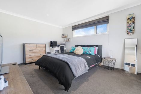 Photo of property in 8 Verley Rise, East Tamaki Heights, Auckland, 2016