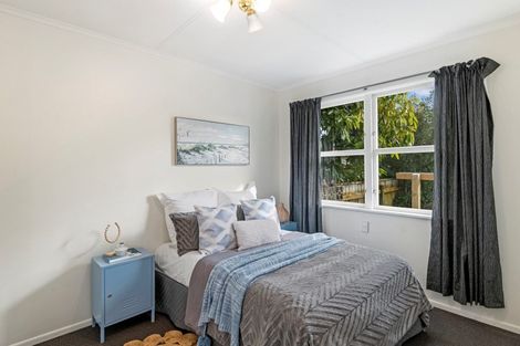 Photo of property in 53 Queenwood Road, Levin, 5510