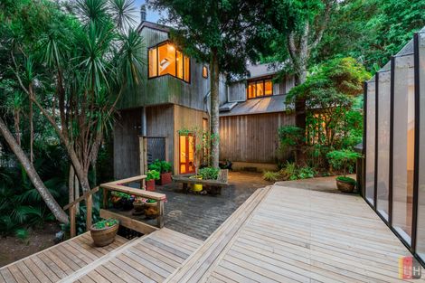 Photo of property in 14 Kingsclere Place, Goodwood Heights, Auckland, 2105