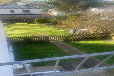 Photo of property in 22 Jenanne Place, Totara Vale, Auckland, 0629