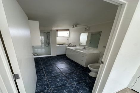 Photo of property in 557 East Coast Road, Browns Bay, Auckland, 0630