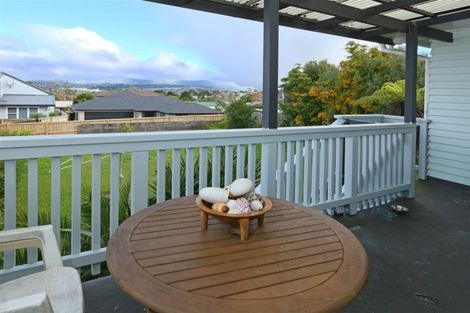 Photo of property in 72 Waimumu Road, Massey, Auckland, 0614