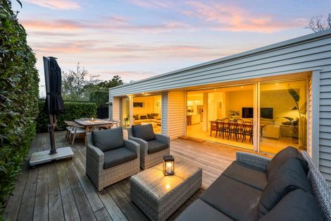 Photo of property in 33 Hawkesbury Avenue, St Albans, Christchurch, 8014