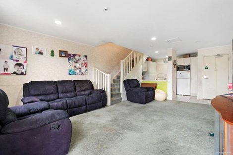 Photo of property in 9/77 Saint George Street, Papatoetoe, Auckland, 2025