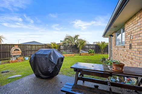 Photo of property in 2 Aitkenhead Court, Parakai, 0830