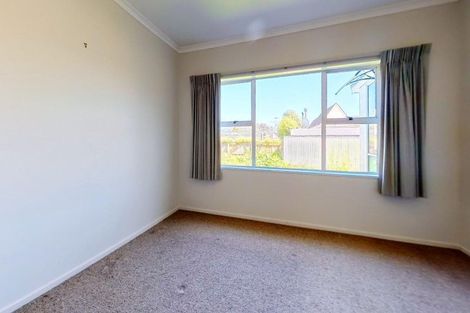Photo of property in 8 Arthur Grove, Waikanae, 5036
