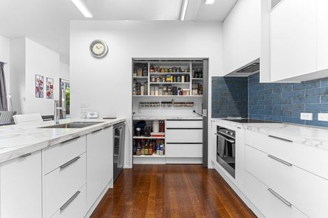 Photo of property in 72 Clemow Road, Fitzroy, New Plymouth, 4312