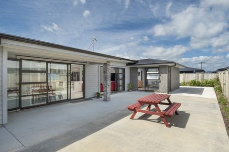 Photo of property in 18 Monilia Way, Papamoa Beach, Papamoa, 3118