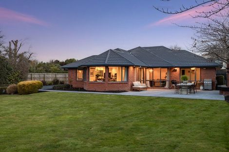 Photo of property in 32 Hussey Road, Harewood, Christchurch, 8051