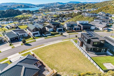 Photo of property in 107 Queen Charlotte Drive, Aotea, Porirua, 5024