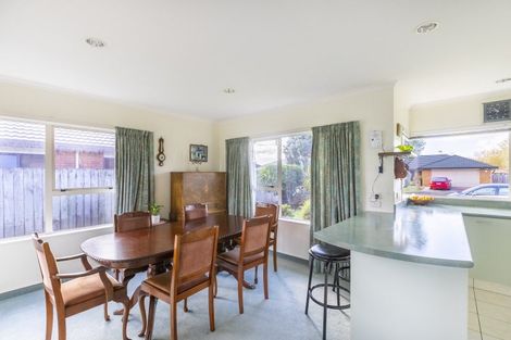 Photo of property in 66 Guildford Drive, Paraparaumu, 5032