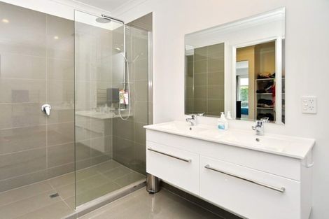 Photo of property in 32 Watkins Drive, Rangiora, 7400