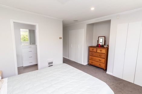 Photo of property in 23a Parkvale Road, Karori, Wellington, 6012