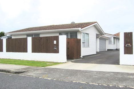 Photo of property in 1/5 Kowhai Avenue, Mangere Bridge, Auckland, 2022