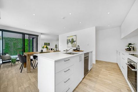 Photo of property in 37c Tawhiri Road, One Tree Hill, Auckland, 1061