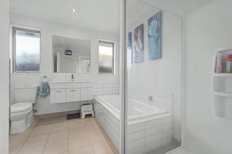 Photo of property in 12 Oakdene Place, Halswell, Christchurch, 8025