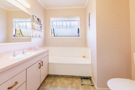 Photo of property in 18 Hatuma Road, Waipukurau, 4200