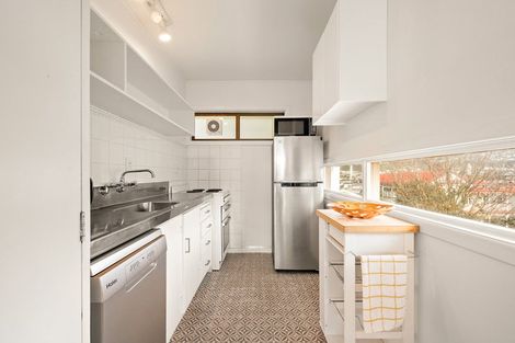 Photo of property in 11/4 Claremont Grove, Mount Victoria, Wellington, 6011