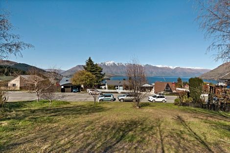 Photo of property in 16 Avalon Crescent, Fernhill, Queenstown, 9300