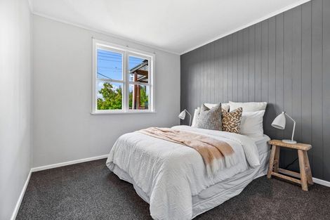 Photo of property in 242 Henderson Valley Road, Henderson, Auckland, 0612