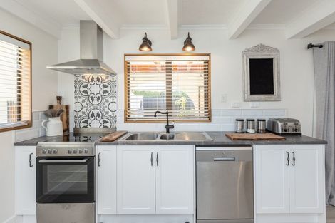 Photo of property in 7 Moana Place, Taradale, Napier, 4112