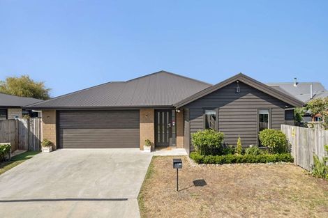 Photo of property in 5 Faber Place, Rototuna North, Hamilton, 3210