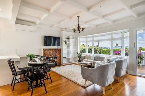 Photo of property in 1/223 Onewa Road, Birkenhead, Auckland, 0626