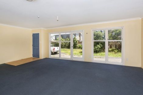 Photo of property in 30 President Avenue, Papakura, 2110