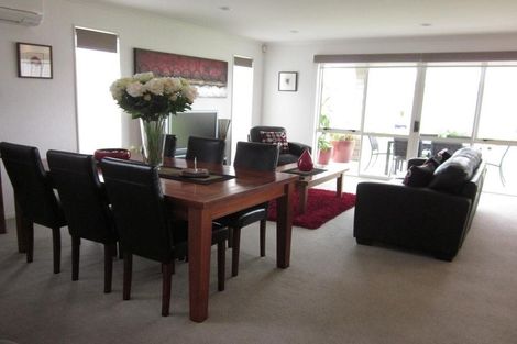 Photo of property in 18 Lake Drive, Karaka, Papakura, 2113