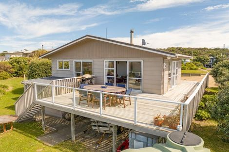 Photo of property in 49 Blue Pacific Parade, Riversdale Beach, Masterton, 5872
