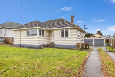 Photo of property in 12 Mcguire Street, Hawera, 4610