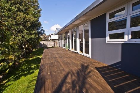 Photo of property in 15a Sea View Terrace, Cockle Bay, Auckland, 2014