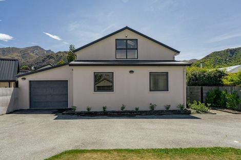 Photo of property in 10 Premier Place, Arrowtown, 9302