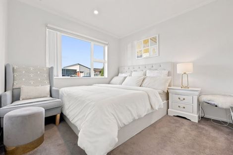 Photo of property in 9 Mokopapa Street, Takanini, 2112