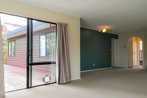 Photo of property in 2/6 Altair Place, Windsor Park, Auckland, 0632