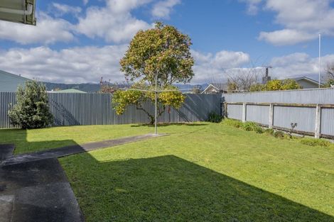 Photo of property in 6 Selwyn Street, Levin, 5510