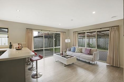 Photo of property in 15 Monash Place, Flat Bush, Auckland, 2016