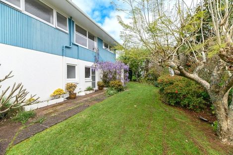 Photo of property in 4 Kerrymaria Place, Hillcrest, Auckland, 0627