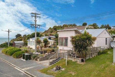 Photo of property in 1 Rimu Street, Kaka Point, Balclutha, 9271