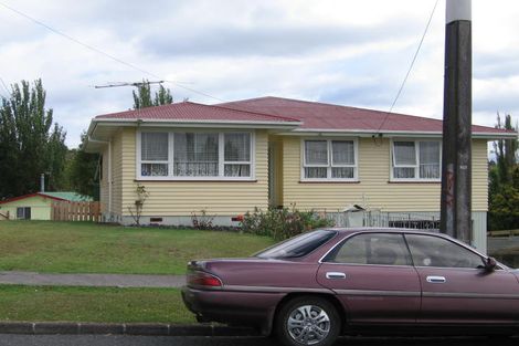 Photo of property in 28 Sabulite Road, Kelston, Auckland, 0602