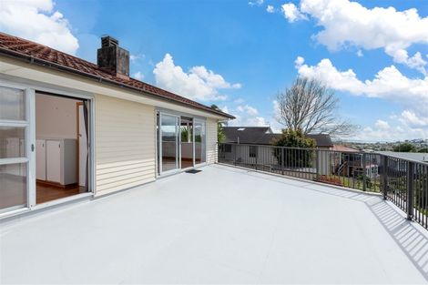 Photo of property in 68 Bradbury Road, Botany Downs, Auckland, 2010