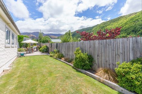 Photo of property in 12 Fletcher Way, Arrowtown, 9302