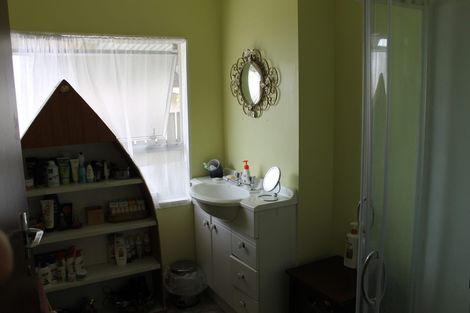 Photo of property in 27 Hurndall Street East, Maungaturoto, 0520