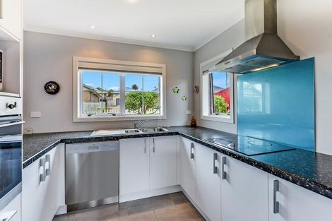 Photo of property in 23 Queens Park Crescent, Frankton, Hamilton, 3204