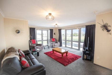 Photo of property in 9 Hawthorne Road, Kaikoura, 7300