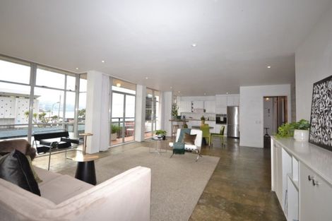 Photo of property in Dorchester Apartments, 144 Oriental Parade, Oriental Bay, Wellington, 6011