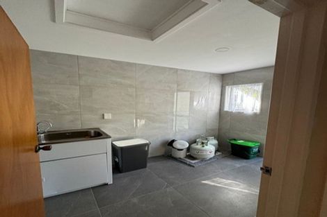 Photo of property in 4 Thistledew Place, Bayview, Auckland, 0629